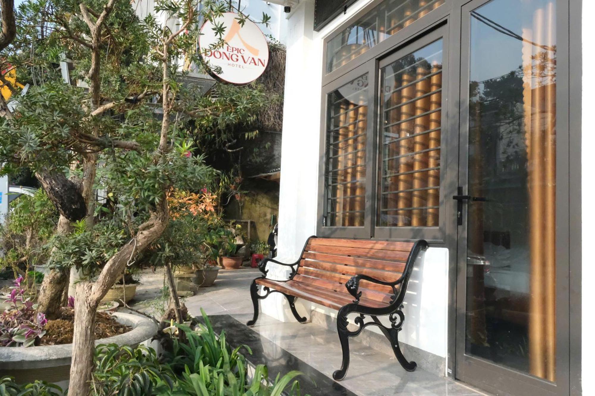 Epic Dong Van Hotel Exterior photo